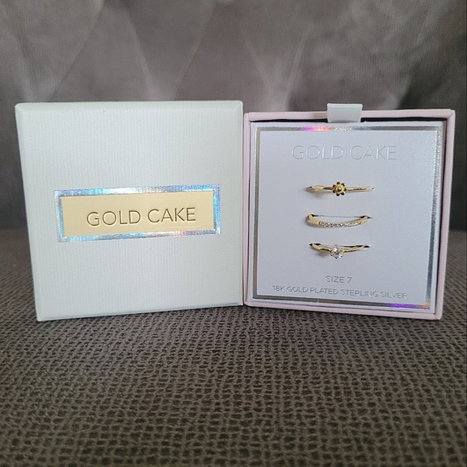 Gold Cake Set Of Three3 Dainty Gold Rings - Nib